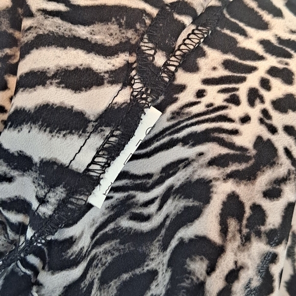 MICHAEL Michael Kors Size 0X B/W Cheetah Print Top with Drawstring Waist - Picture 10 of 12